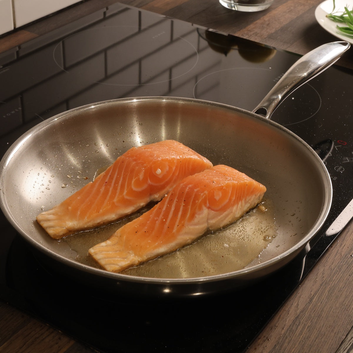 Luonnollisesti tarttumaton paistinpannu ilman PFAS-yhdisteitä 28 cm